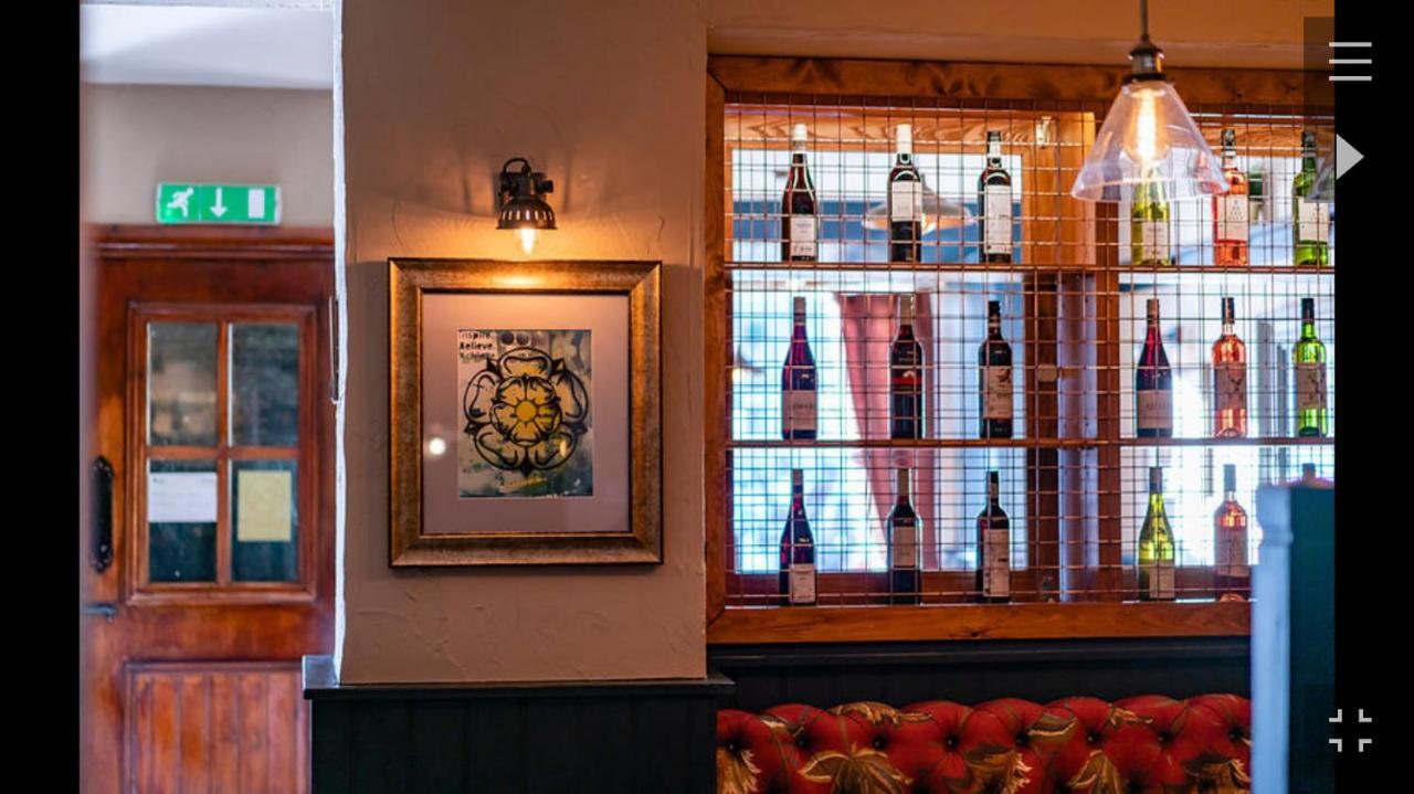 The Black Swan Hotel 레이번 외부 사진